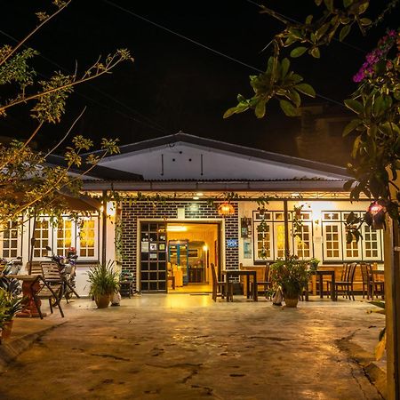 Vintage Guesthouse Тана Рата Екстериор снимка